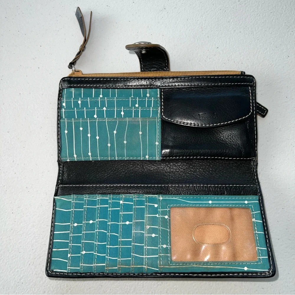 Fossil Women's Weekender Checkbook Clutch Black Leather‎ Bi-Fold Wallet 7.5